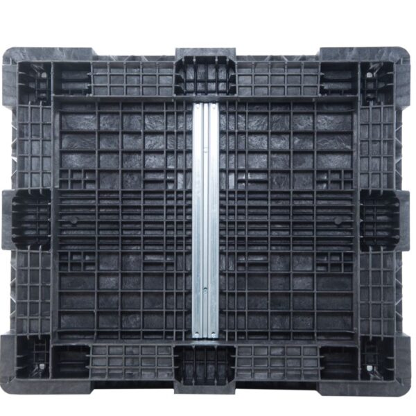 Top view of the HDR5648-25: a black plastic pallet with a grid pattern and two metal reinforcement bars, shown against a white background.